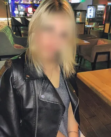 Carla, 37
