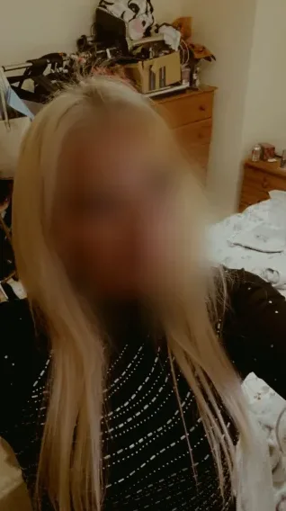 Fabienne, 37