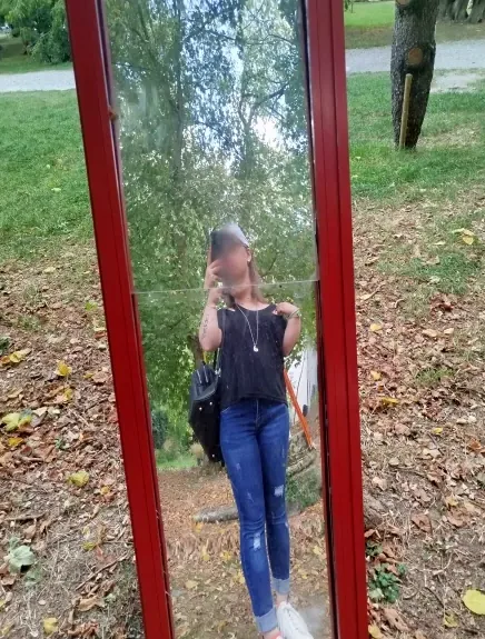 Jacqueline, 27