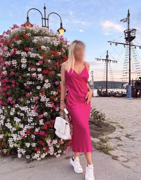 Laura, 29